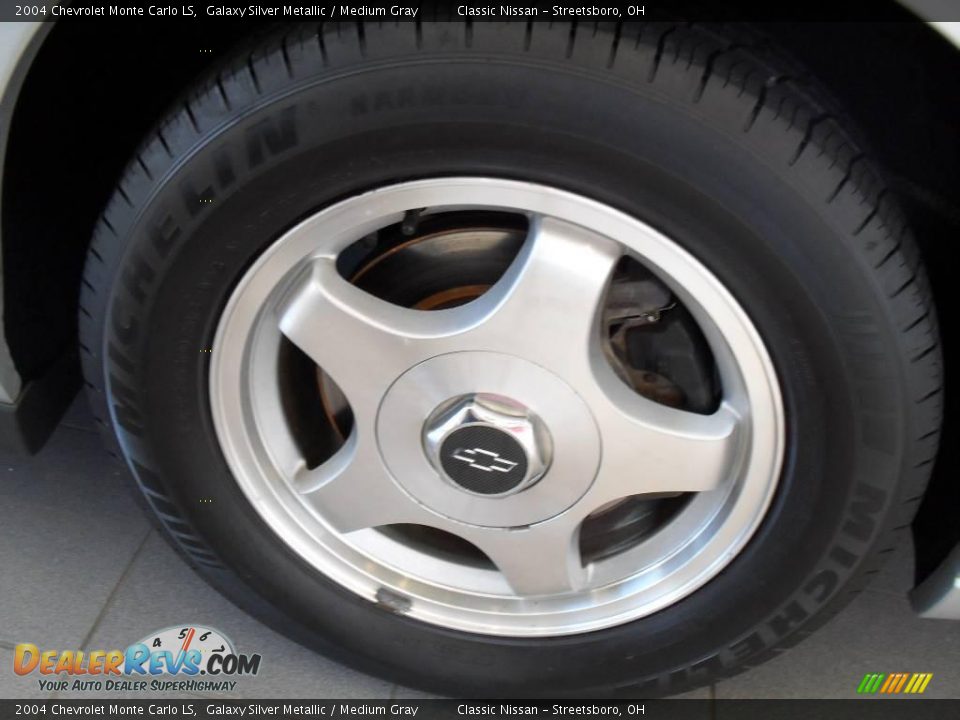 2004 Chevrolet Monte Carlo LS Galaxy Silver Metallic / Medium Gray Photo #29
