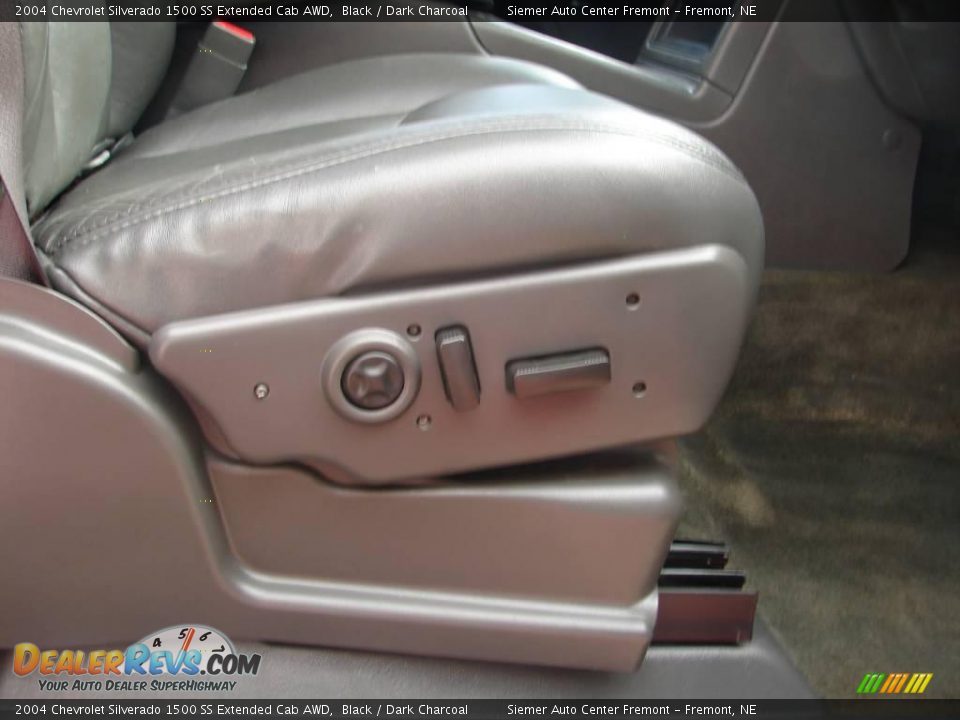 2004 Chevrolet Silverado 1500 SS Extended Cab AWD Black / Dark Charcoal Photo #29