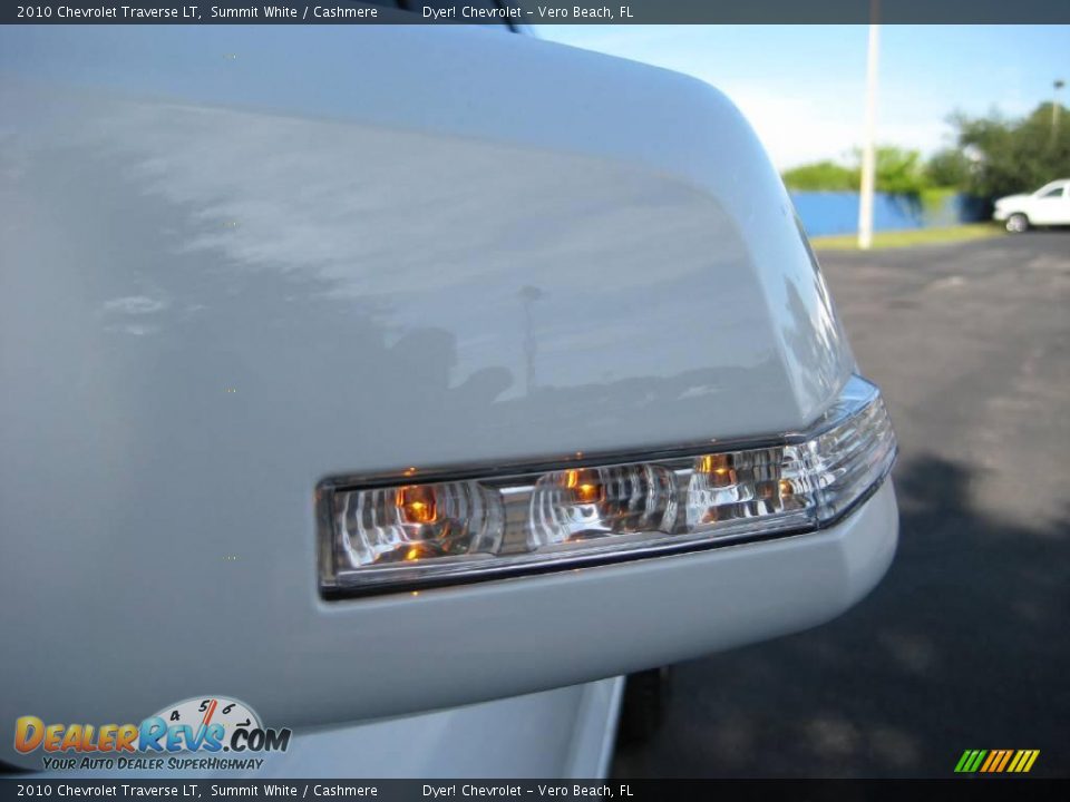 2010 Chevrolet Traverse LT Summit White / Cashmere Photo #7