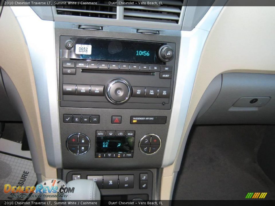 2010 Chevrolet Traverse LT Summit White / Cashmere Photo #18
