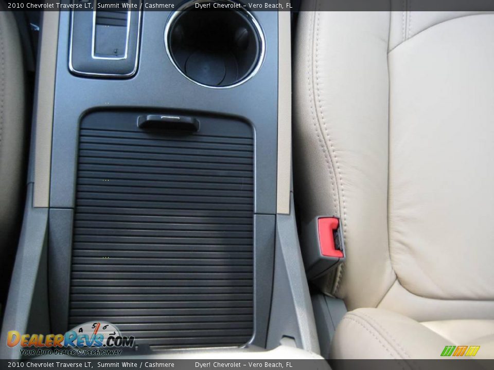 2010 Chevrolet Traverse LT Summit White / Cashmere Photo #22