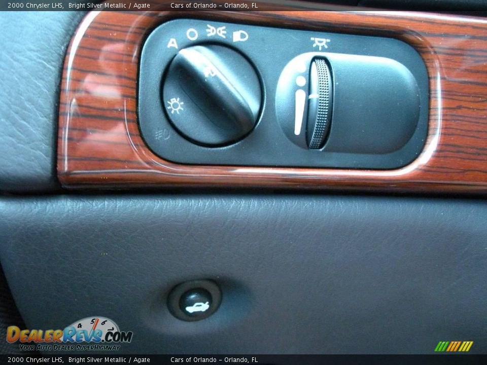 2000 Chrysler LHS Bright Silver Metallic / Agate Photo #29