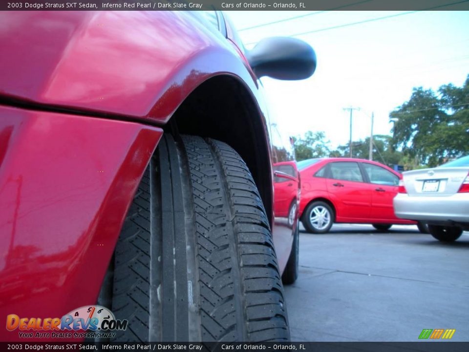 2003 Dodge Stratus SXT Sedan Inferno Red Pearl / Dark Slate Gray Photo #11