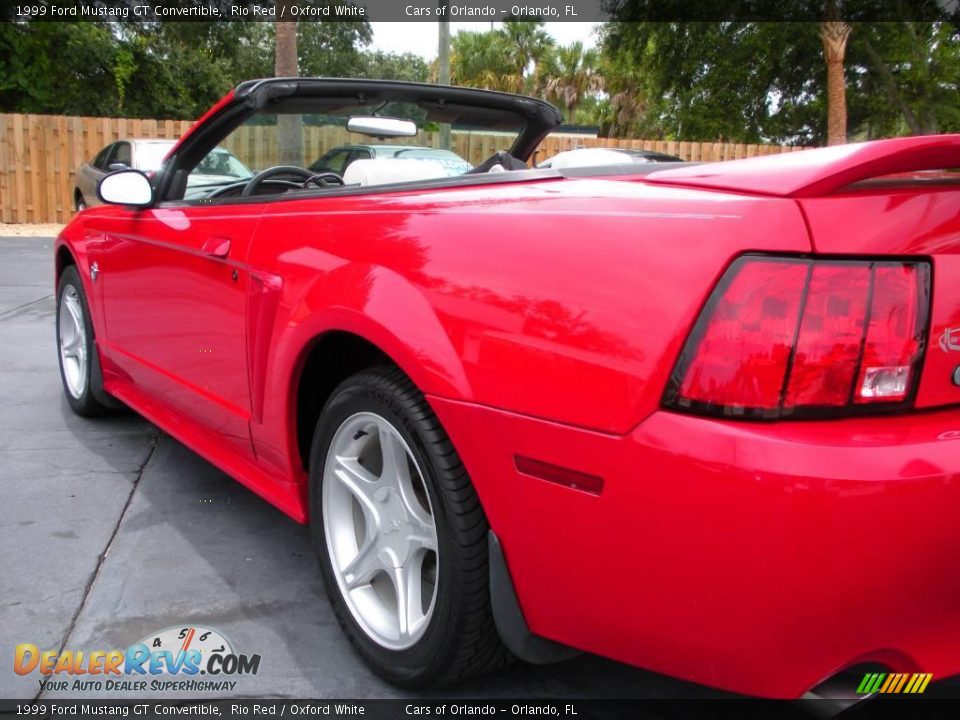 1999 Ford Mustang GT Convertible Rio Red / Oxford White Photo #17