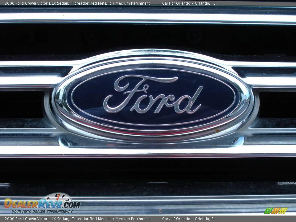 2000 Ford Crown Victoria LX Sedan Toreador Red Metallic / Medium Parchment Photo #11