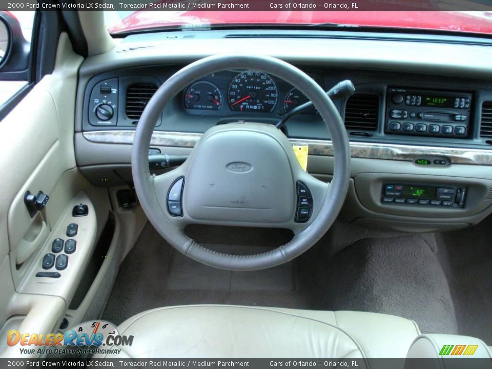 2000 Ford Crown Victoria LX Sedan Toreador Red Metallic / Medium Parchment Photo #24