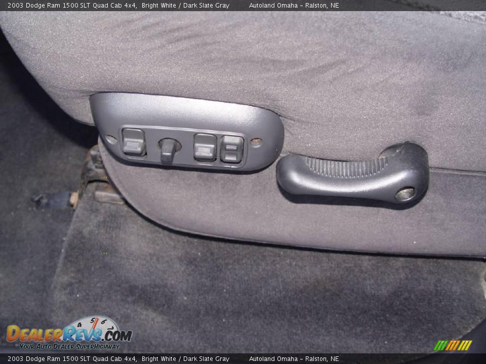 2003 Dodge Ram 1500 SLT Quad Cab 4x4 Bright White / Dark Slate Gray Photo #7