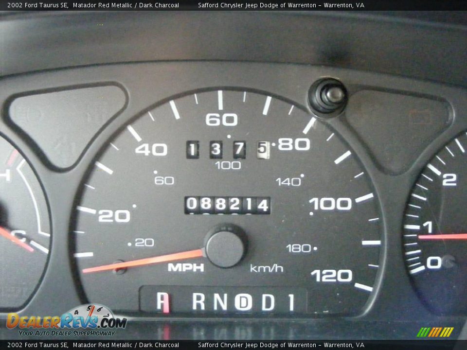 2002 Ford Taurus SE Matador Red Metallic / Dark Charcoal Photo #9