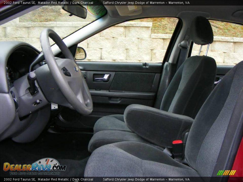 2002 Ford Taurus SE Matador Red Metallic / Dark Charcoal Photo #14