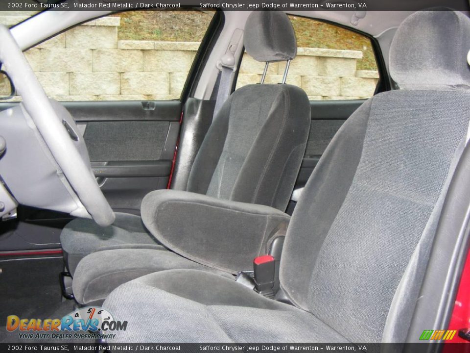 2002 Ford Taurus SE Matador Red Metallic / Dark Charcoal Photo #15