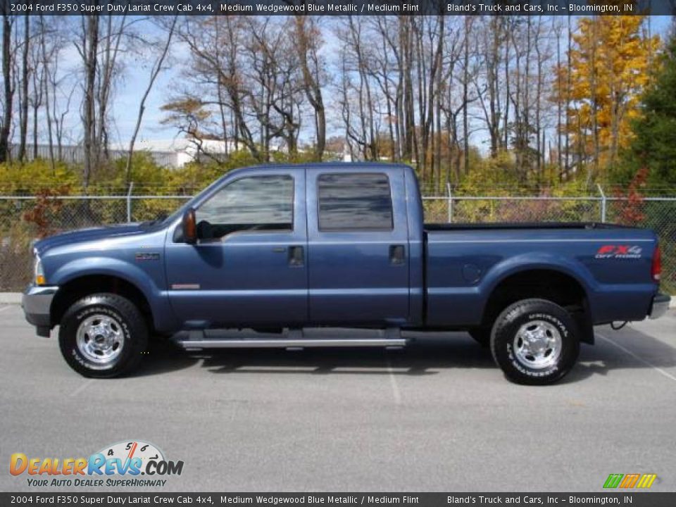 2004 Ford F350 Super Duty Lariat Crew Cab 4x4 Medium Wedgewood Blue Metallic / Medium Flint Photo #2