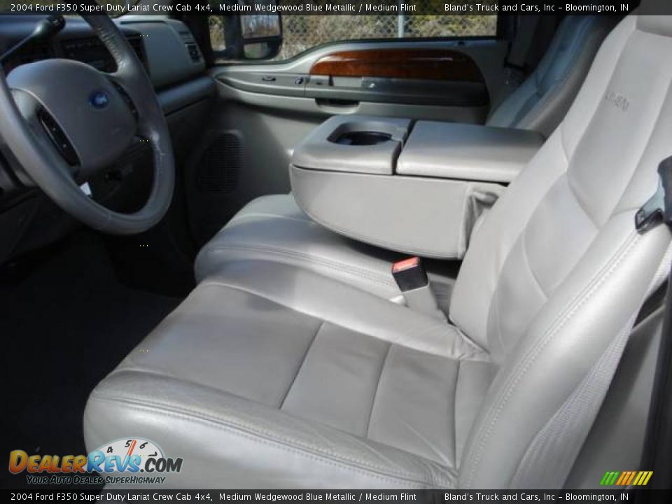 2004 Ford F350 Super Duty Lariat Crew Cab 4x4 Medium Wedgewood Blue Metallic / Medium Flint Photo #4