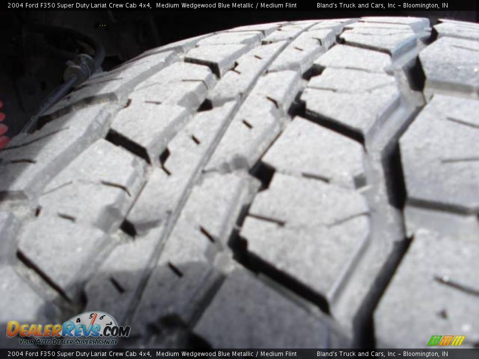 2004 Ford F350 Super Duty Lariat Crew Cab 4x4 Medium Wedgewood Blue Metallic / Medium Flint Photo #8