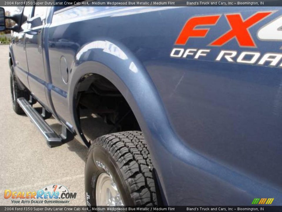 2004 Ford F350 Super Duty Lariat Crew Cab 4x4 Medium Wedgewood Blue Metallic / Medium Flint Photo #10