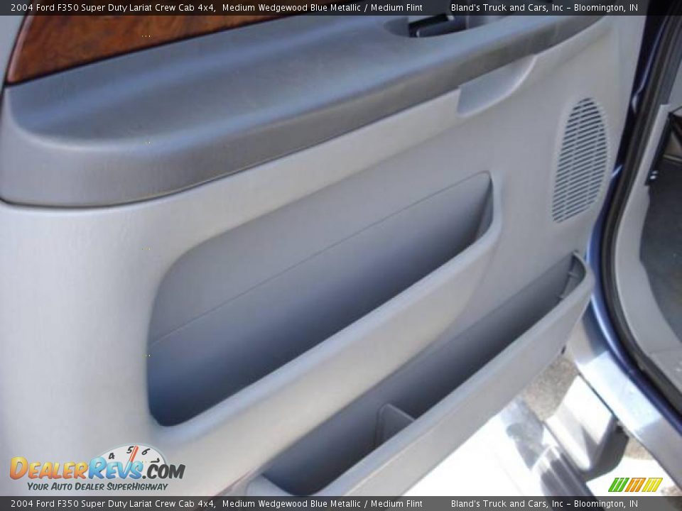 2004 Ford F350 Super Duty Lariat Crew Cab 4x4 Medium Wedgewood Blue Metallic / Medium Flint Photo #15
