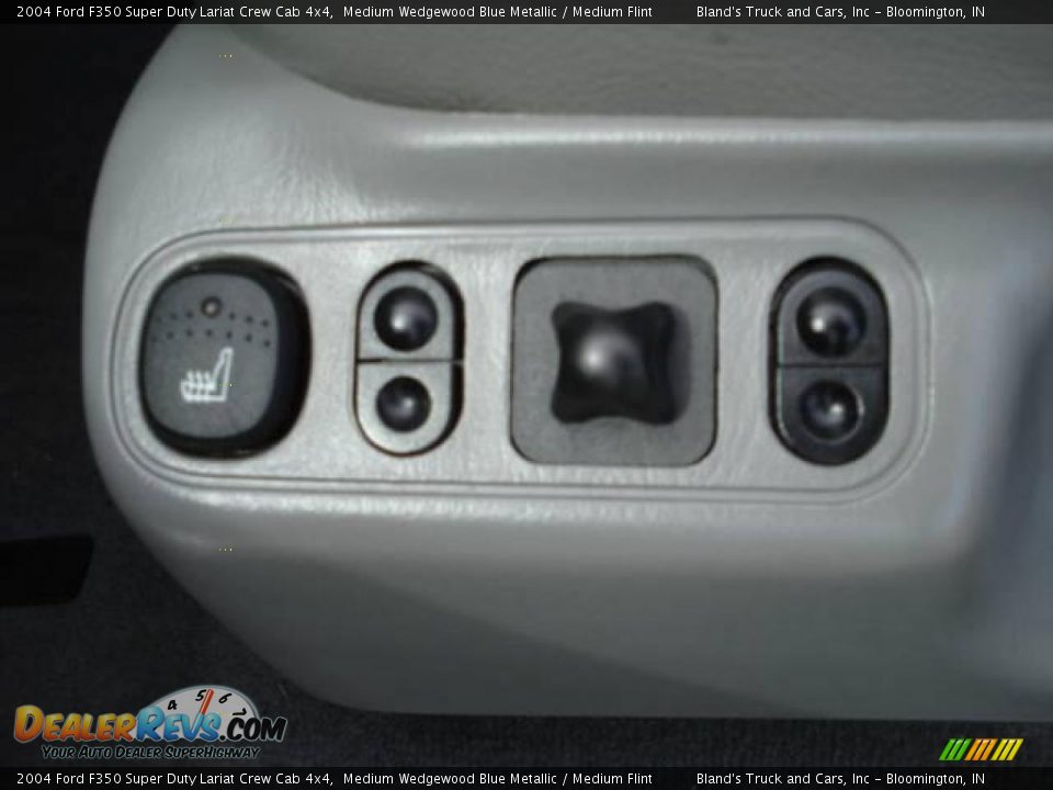 2004 Ford F350 Super Duty Lariat Crew Cab 4x4 Medium Wedgewood Blue Metallic / Medium Flint Photo #17