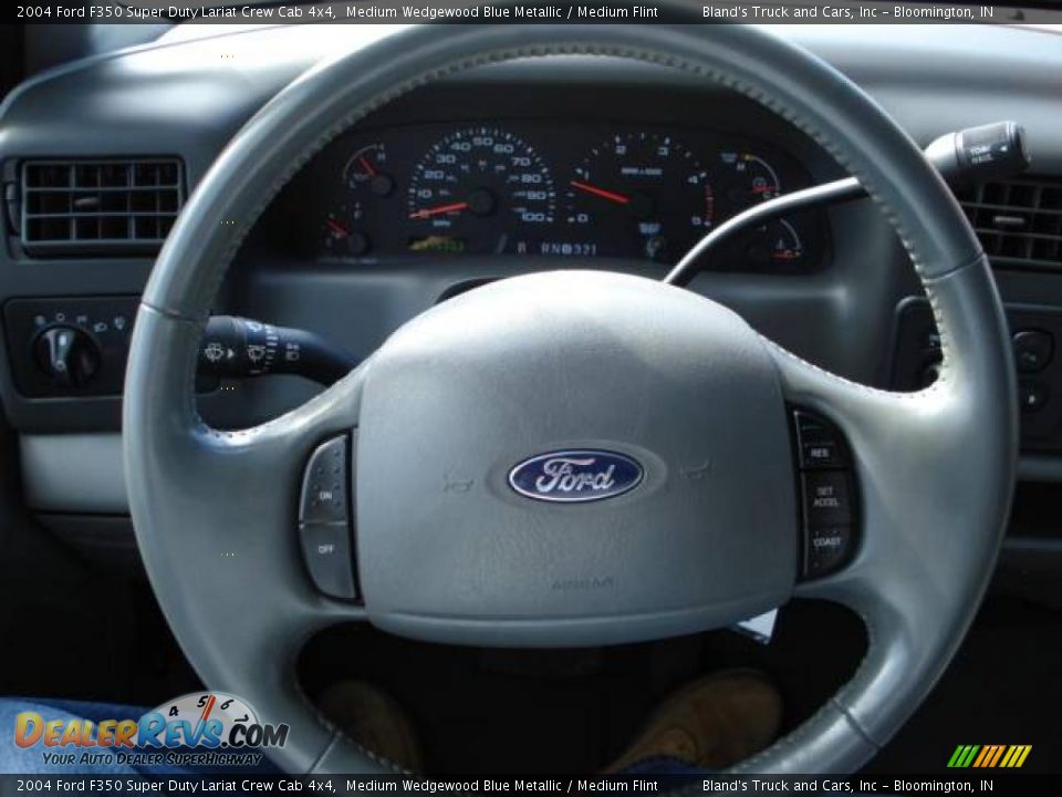 2004 Ford F350 Super Duty Lariat Crew Cab 4x4 Medium Wedgewood Blue Metallic / Medium Flint Photo #18