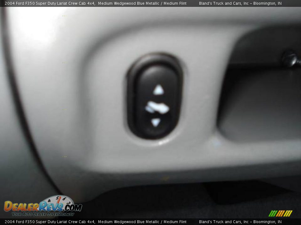 2004 Ford F350 Super Duty Lariat Crew Cab 4x4 Medium Wedgewood Blue Metallic / Medium Flint Photo #21