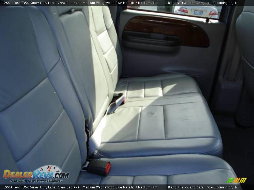 2004 Ford F350 Super Duty Lariat Crew Cab 4x4 Medium Wedgewood Blue Metallic / Medium Flint Photo #26