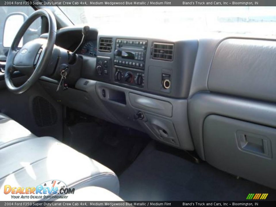 2004 Ford F350 Super Duty Lariat Crew Cab 4x4 Medium Wedgewood Blue Metallic / Medium Flint Photo #31