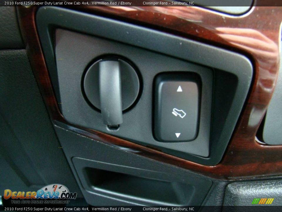 2010 Ford F250 Super Duty Lariat Crew Cab 4x4 Vermillion Red / Ebony Photo #26