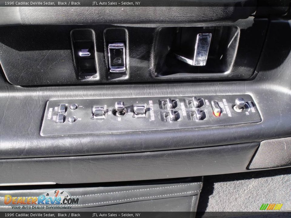 1996 Cadillac DeVille Sedan Black / Black Photo #9