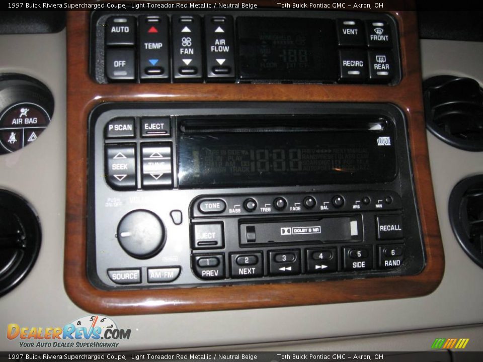 Controls of 1997 Buick Riviera Supercharged Coupe Photo #10
