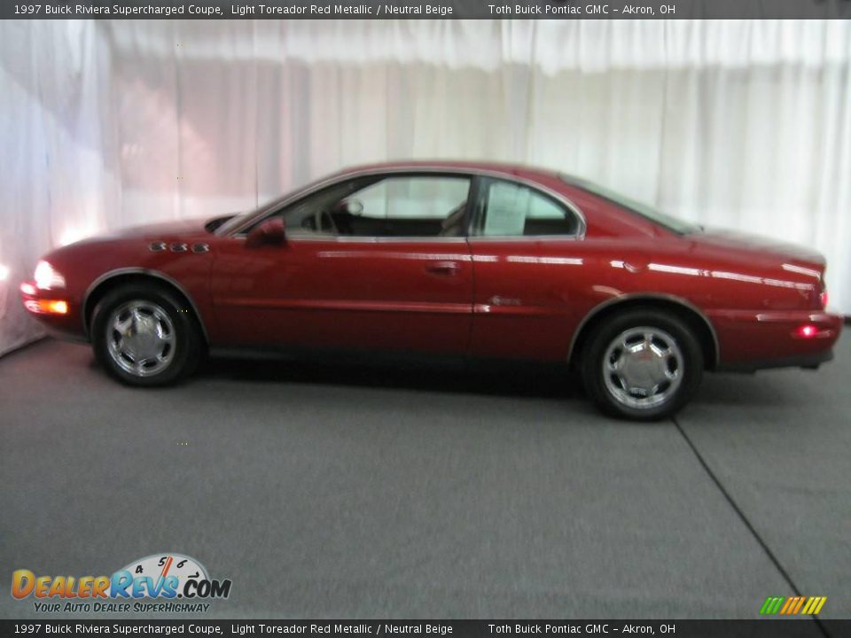 1997 Buick Riviera Supercharged Coupe Light Toreador Red Metallic / Neutral Beige Photo #16