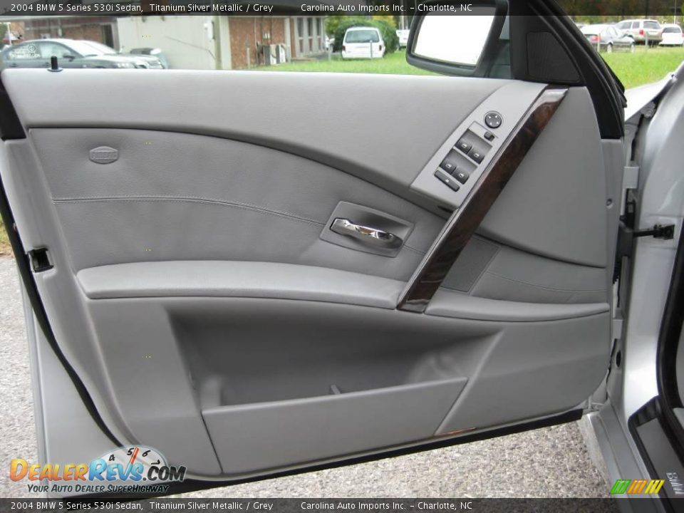 2004 BMW 5 Series 530i Sedan Titanium Silver Metallic / Grey Photo #15