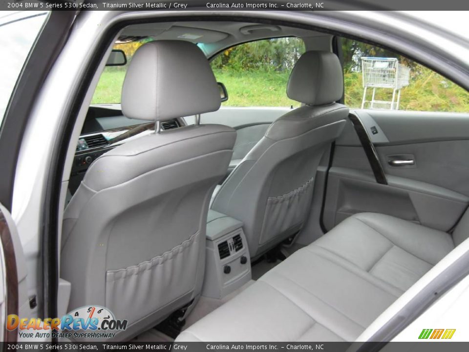 2004 BMW 5 Series 530i Sedan Titanium Silver Metallic / Grey Photo #17