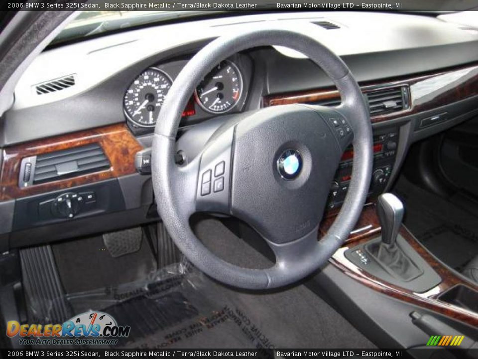 2006 BMW 3 Series 325i Sedan Black Sapphire Metallic / Terra/Black Dakota Leather Photo #12