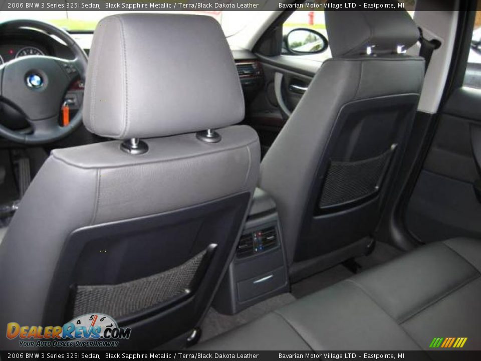 2006 BMW 3 Series 325i Sedan Black Sapphire Metallic / Terra/Black Dakota Leather Photo #14