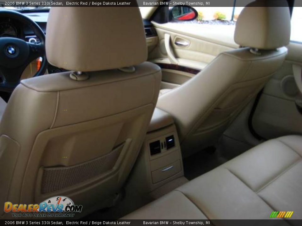 2006 BMW 3 Series 330i Sedan Electric Red / Beige Dakota Leather Photo #16