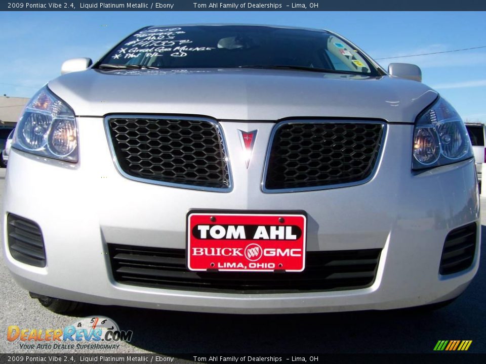 2009 Pontiac Vibe 2.4 Liquid Platinum Metallic / Ebony Photo #2