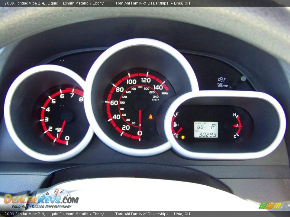 2009 Pontiac Vibe 2.4 Liquid Platinum Metallic / Ebony Photo #14