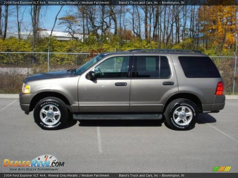 2004 Ford Explorer XLT 4x4 Mineral Grey Metallic / Medium Parchment Photo #2
