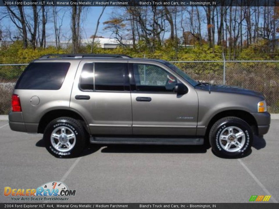 2004 Ford Explorer XLT 4x4 Mineral Grey Metallic / Medium Parchment Photo #7