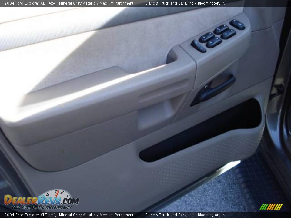 2004 Ford Explorer XLT 4x4 Mineral Grey Metallic / Medium Parchment Photo #9