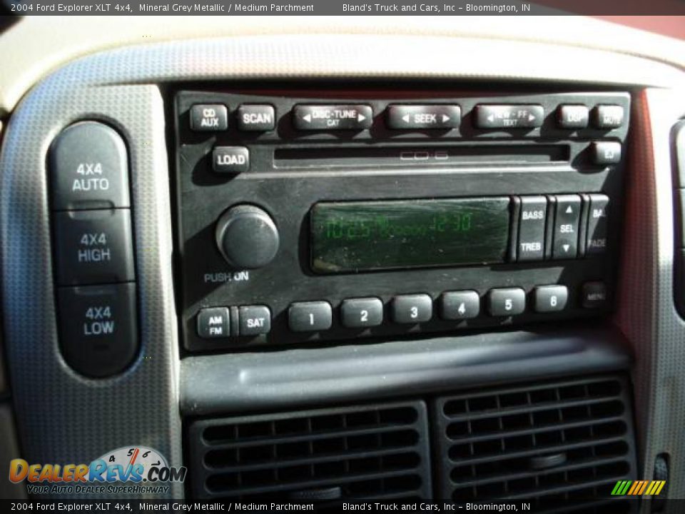 2004 Ford Explorer XLT 4x4 Mineral Grey Metallic / Medium Parchment Photo #11