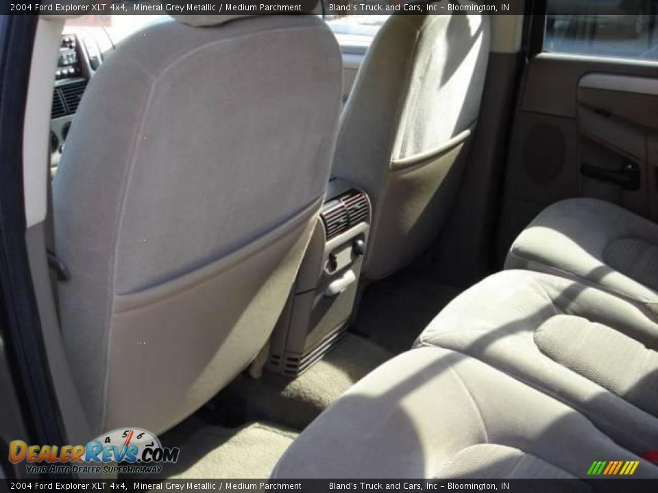 2004 Ford Explorer XLT 4x4 Mineral Grey Metallic / Medium Parchment Photo #15