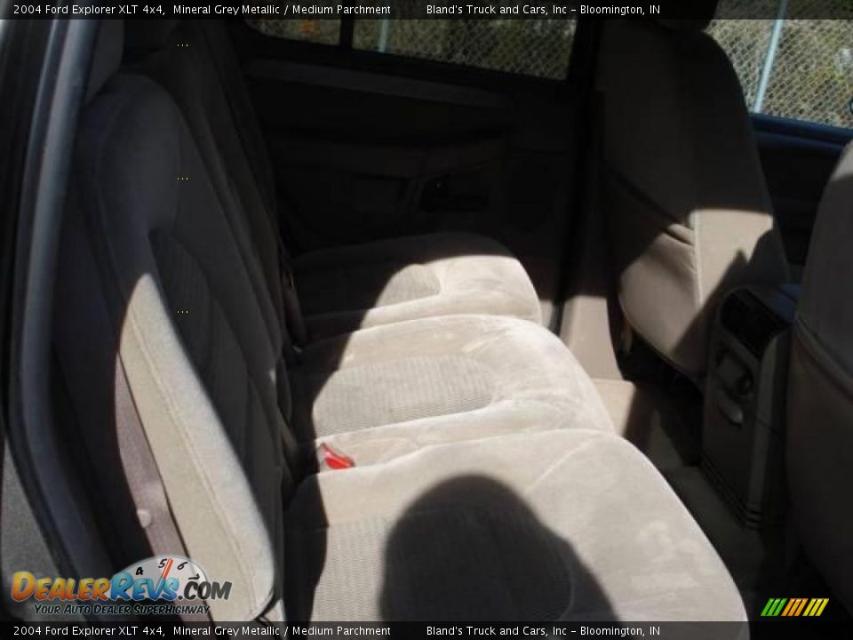 2004 Ford Explorer XLT 4x4 Mineral Grey Metallic / Medium Parchment Photo #19