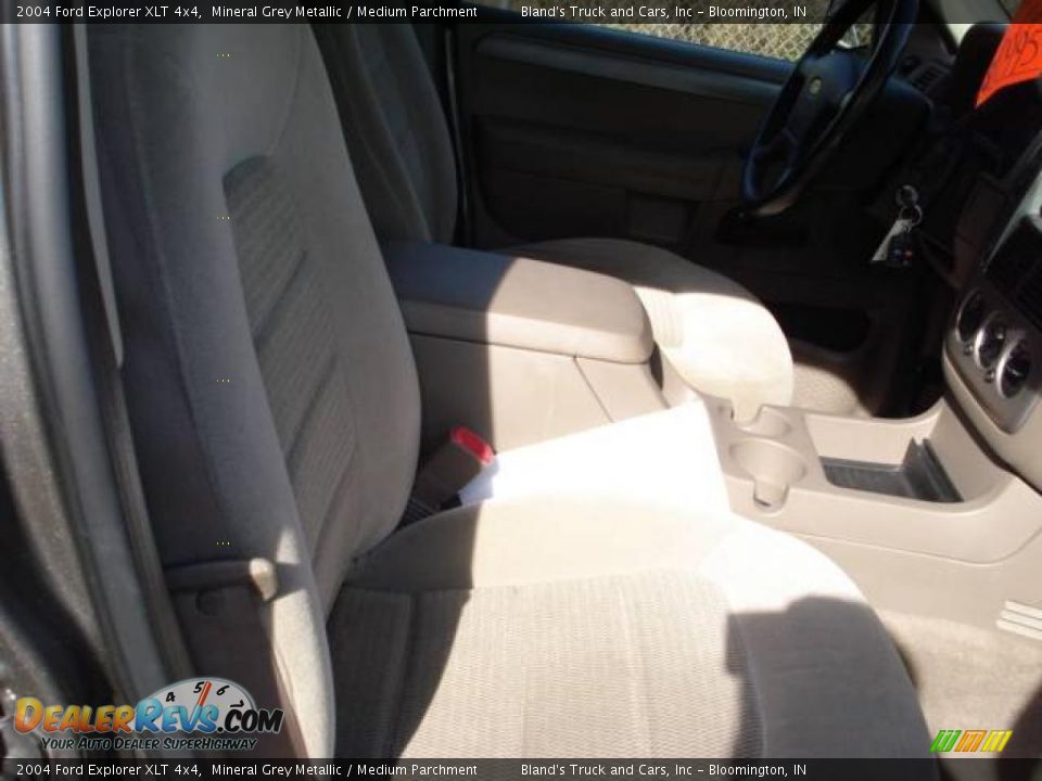 2004 Ford Explorer XLT 4x4 Mineral Grey Metallic / Medium Parchment Photo #22