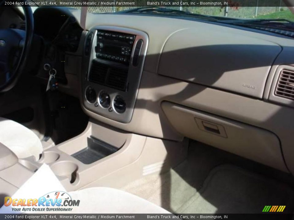 2004 Ford Explorer XLT 4x4 Mineral Grey Metallic / Medium Parchment Photo #23