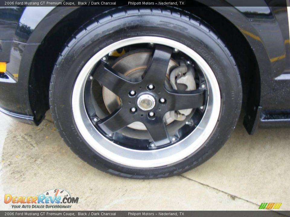 2006 Ford Mustang GT Premium Coupe Black / Dark Charcoal Photo #15