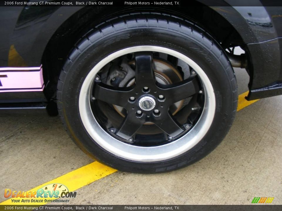 2006 Ford Mustang GT Premium Coupe Black / Dark Charcoal Photo #16