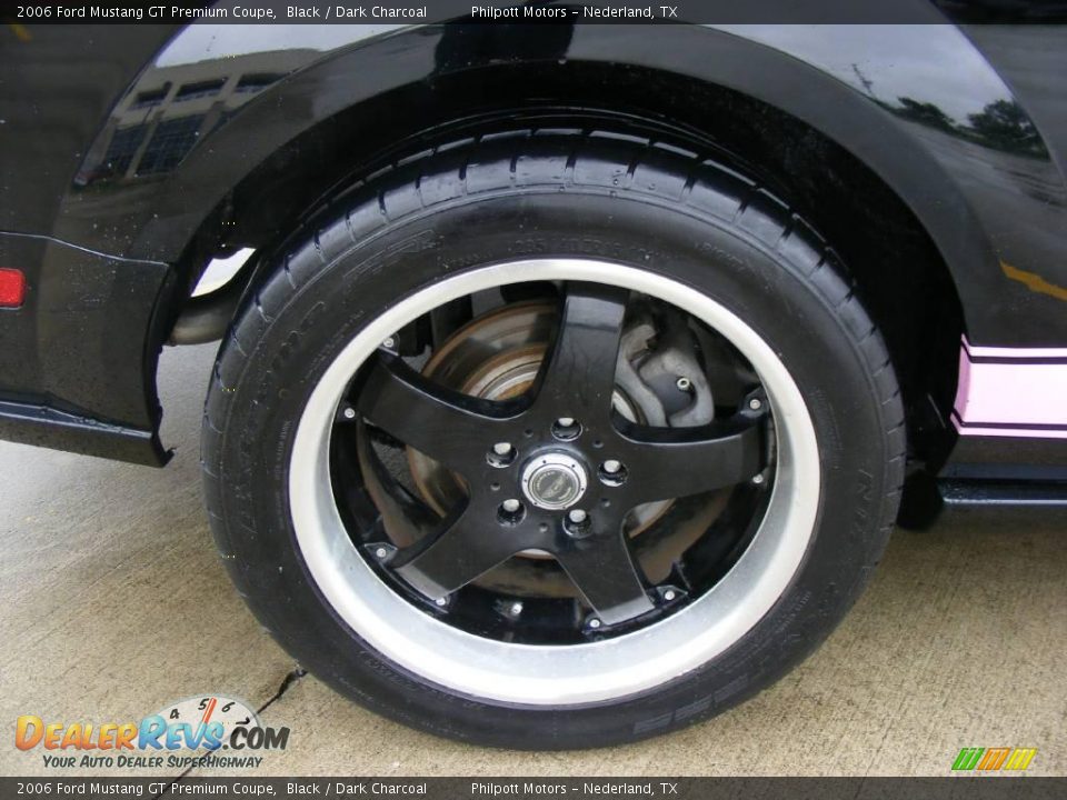2006 Ford Mustang GT Premium Coupe Black / Dark Charcoal Photo #17