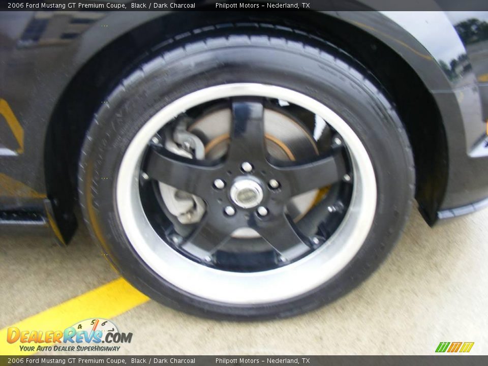 2006 Ford Mustang GT Premium Coupe Black / Dark Charcoal Photo #18