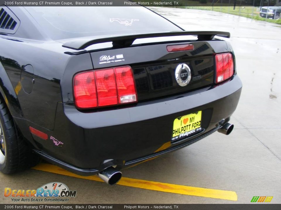 2006 Ford Mustang GT Premium Coupe Black / Dark Charcoal Photo #24