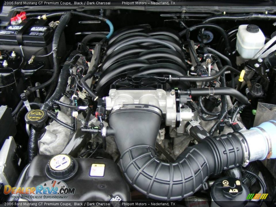 2006 Ford Mustang GT Premium Coupe Black / Dark Charcoal Photo #25