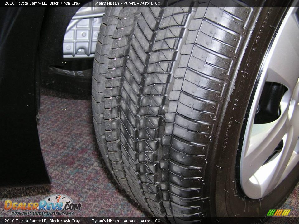 2010 Toyota Camry LE Black / Ash Gray Photo #18